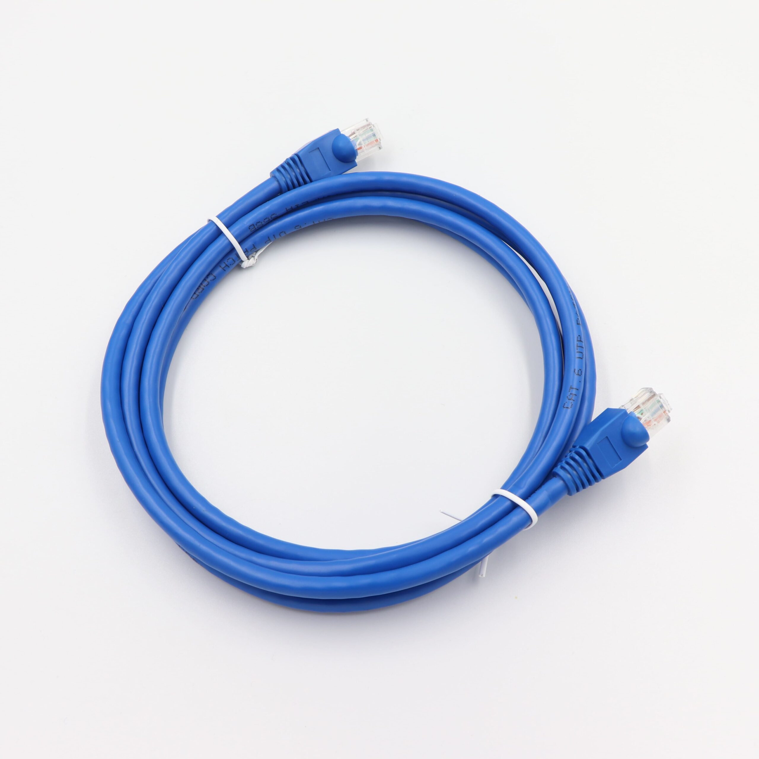 Cat6 UTP Ethernet Patch Cable - 1Gbps 250MHz Unshielded Round Network Cord with Customizable Molds, Colors, and Lengths Image 3 50u Gold-Plated RJ45 Connectors on Cat6 UTP Patch Lead